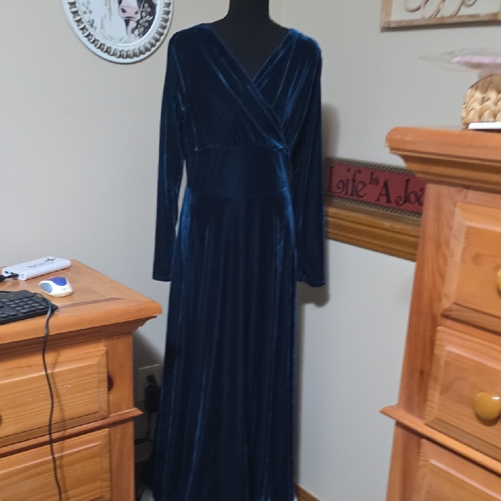 Luxurious TEAL Velvet Long Sleeve Dress